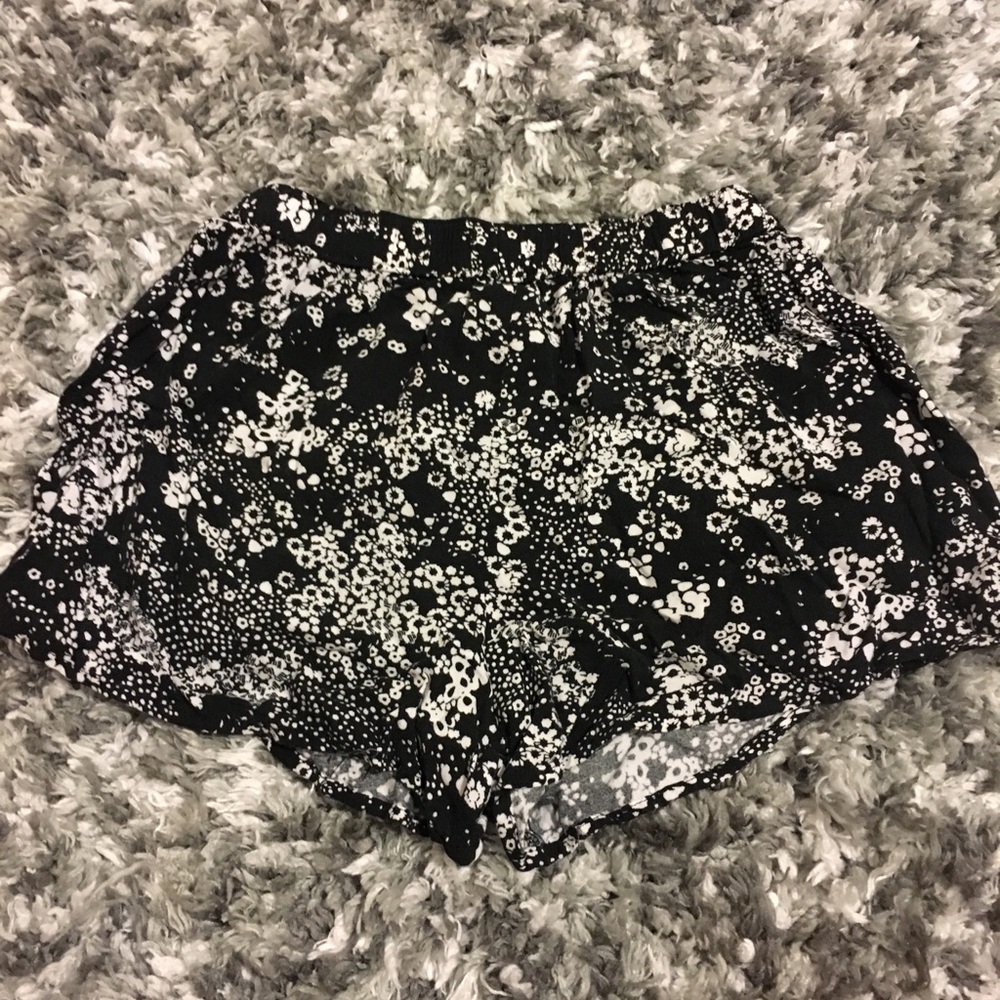 Shorts. - Picture 3 of 4